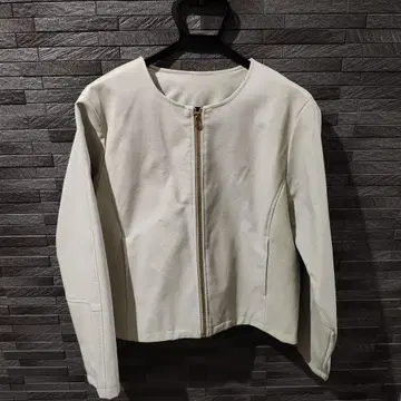 화이트 가죽풍 자켓