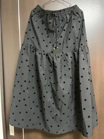 도트 무늬 롱 스커트