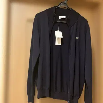 [택 포함 새상품] LACOSTE 네이비 가디건 사이즈 4
