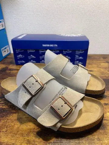 Birkenstock 애리조나 베이지 샌들