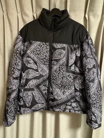 [ 새상품급 ] ZARA 반다나 페이즐리 무늬 퍼프 다운 자켓 M