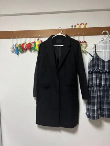 블랙 체스터 코트