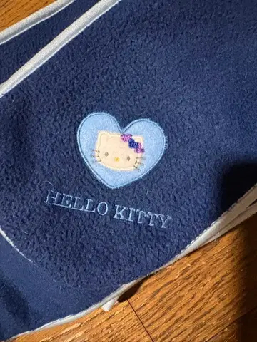 HELLO KITTY 머플러