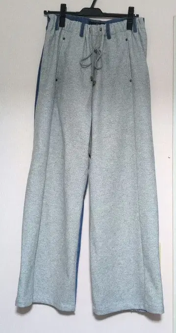 [ 새상품급 ] Mia 이소재 도킹 데님