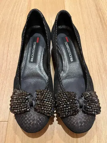 [ 새상품급 ] COMPOSITION9 비쥬 리본 블랙 골드 22.5