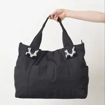 이아파피요네 수지 부품 토트백 L 사이즈 블랙 발수 달마시안