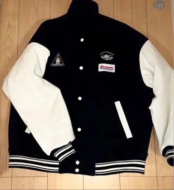 바시티 자켓 네이비/화이트 엠블럼 포함