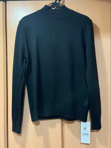 [ 새상품 미사용 ] 블랙 블랙 니트 하이넥 스웨터