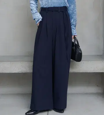 카스타네 핀스트라이프 슬랙스