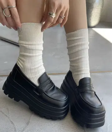 통굽 트리플 밑창 볼륨 로퍼 신발