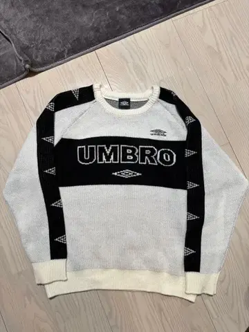 별주 UMBRO 니트 스웨터