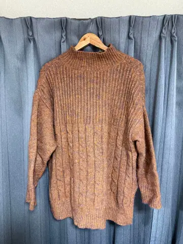 DOUBLE NAME 더블 네임 하이넥 니트