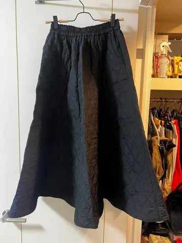 바니스뉴욕 블랙 퀼팅 롱 스커트