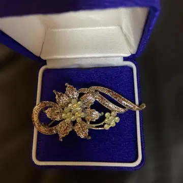 유품 정리 브로치