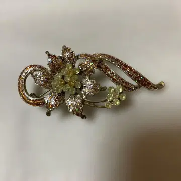 유품 정리 브로치