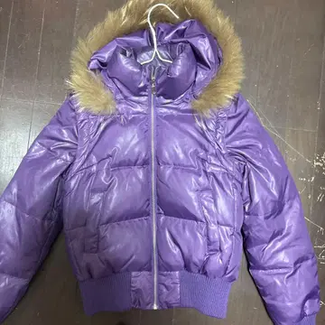 보라색 퍼 후드 다운 자켓