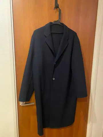 사토 타케루의 브랜드 체스터 코트