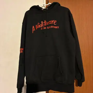 엘름가의 악몽 / 두 번 다시 잠들지 않는 풀오버 후드티 (욕조 블랙)