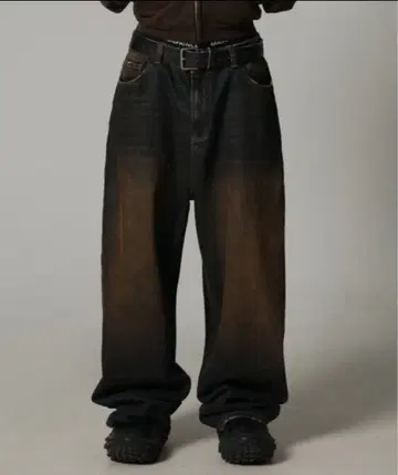 M.P Studios 와이드 실루엣 샌드 워시 데님 팬츠