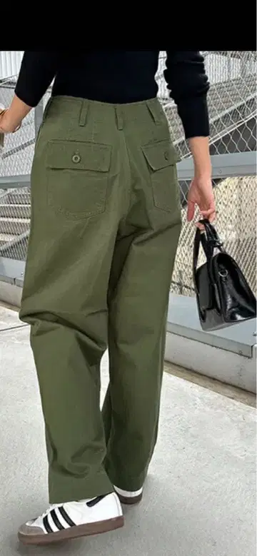 앤도미 andme 베이커 팬츠 카키 M 사이즈