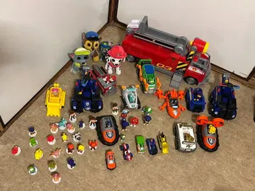 PAW PATROL 캐릭터와 차량 세트 약 40점