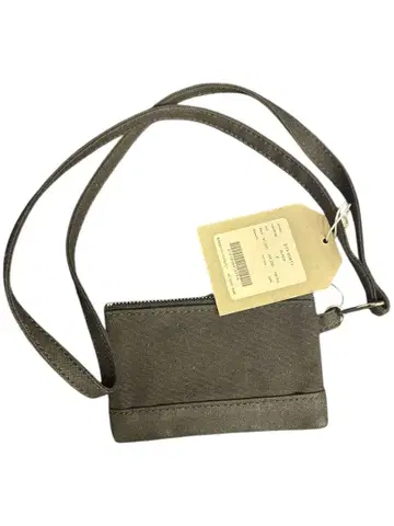 UNIVERSAL PRODUCTS TEMBEA PASS CASE