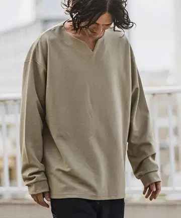 칸비오 키넥 사이드 슬릿 컷소 긴팔