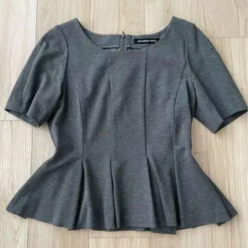 스트로베리 필드 페플럼 반팔 상의 그레이