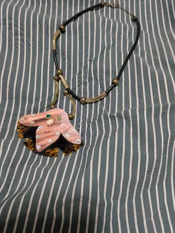 꽃 모양 펜던트 목걸이