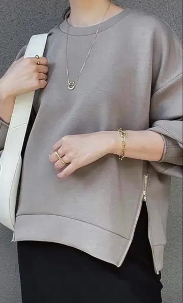 엠마 테일러 종이상자 사이드 지퍼 크루넥 풀오버