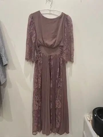 연보라색 레이스 7부 기장 드레스