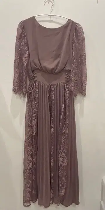 연보라색 레이스 7부 기장 드레스