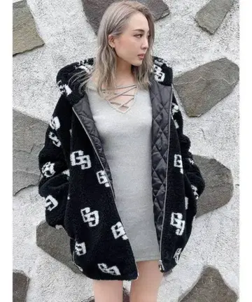 GYDA 제이다 GG 로고 보아 자켓 코다 쿠미 착용