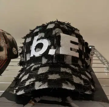 b.Eatiful 체크 캡