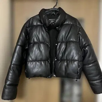 ZARA 블랙 가죽 다운 자켓 M