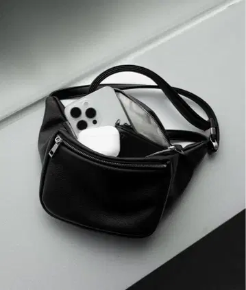 [ remer ] 루즈 바디백 / 인조 가죽 바디백