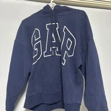 GAP 네이비 로고 후드 부착 후드티