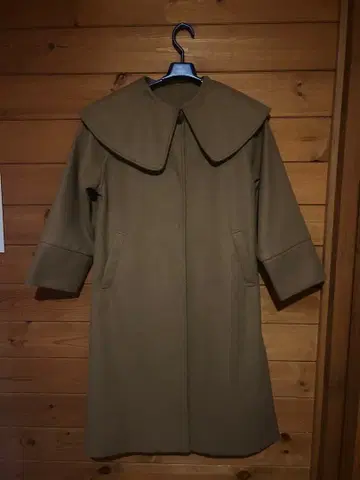 베이지 큰 옷깃 롱 코트