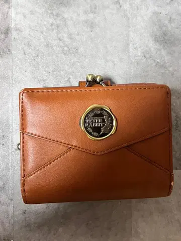 피터 래빗 2단 접이식 지갑