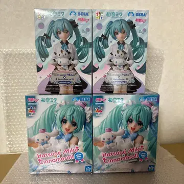 미개봉 새상품 하츠네 미쿠 시나모롤 피규어 4개 세트