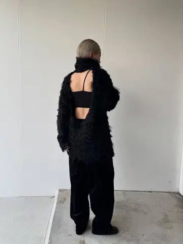 determ Open back turtle knit 블랙