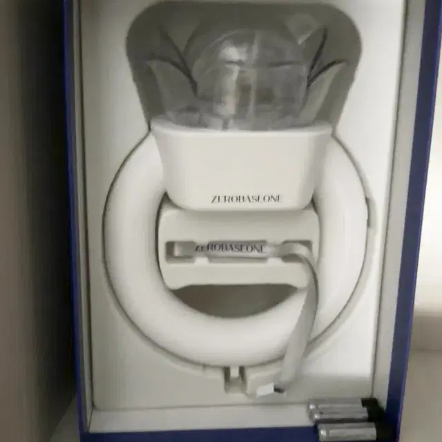 제로베이스원 제베원 응원봉 로즈링 지웅한빈장하오매튜태래리키규빈건욱유진