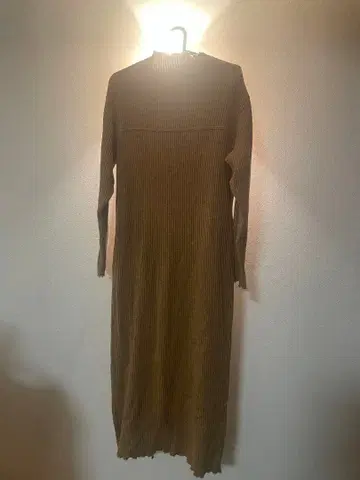 LOWRYS FARM 멜로우 컷 원피스 니트 카키