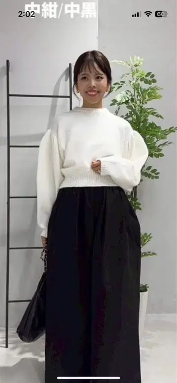 인스타그래머 유리카님 콜라보 화이트 퍼프 슬리브 니트 스웨터