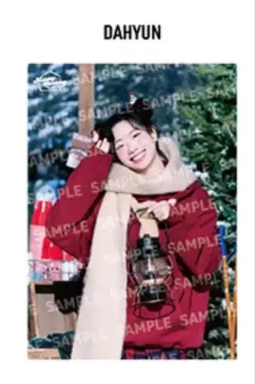 TWICE 2025 팝업 포스터 다현