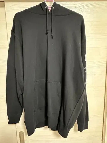 블랙 그래픽 후드티