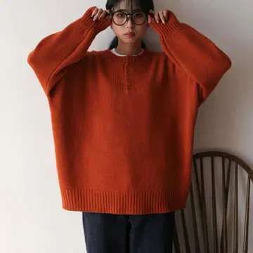 헨리넥 볼륨 니트