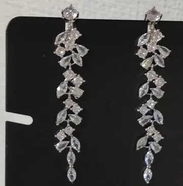 Swarovski Crystal 엘레강트 롱 체인 귀찌