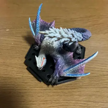 몬스터 헌터 나르가쿠르가 희귀종 피규어