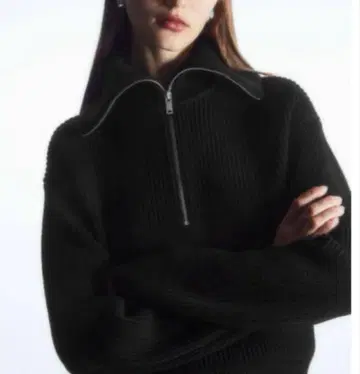 COS 코스 하프 지퍼 니트 블랙